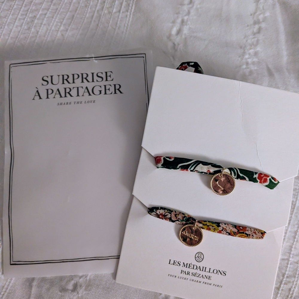 Floral Bracelet Set with Gold Accents